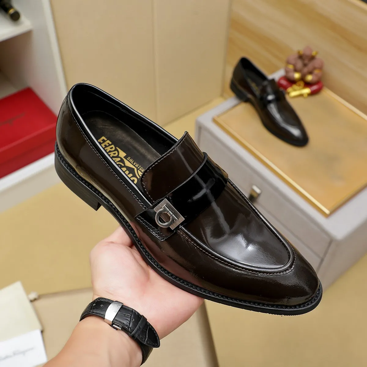 Men's shoes 💰460 Ferragamo [Ferragamo] top imported suit men's shoes 💯Original copy of the official website, product materials: selected imported embossed calfskin + luxury hardware buckle accessories ~ imported water-dyed cow 🐂 leather lining. Strong three-dimensional visual effect, original combination outsole, multiple colors available😘 Size: 39-44 (38.45.46. Customized)